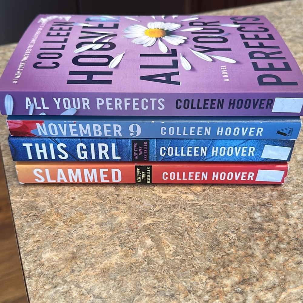 Colleen Hoover Paperback Book Lot (4)